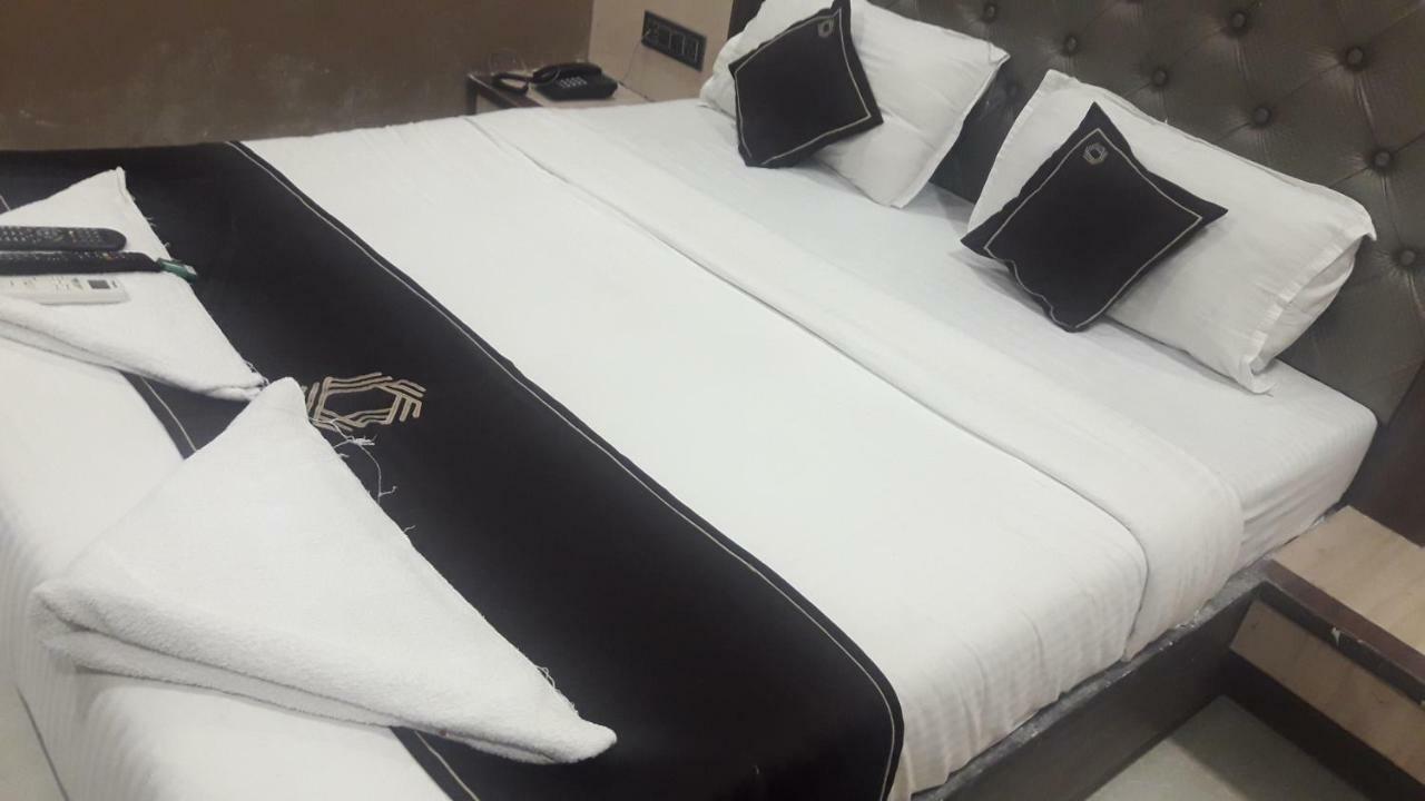 Shine Hospitality 호텔 뭄바이 외부 사진