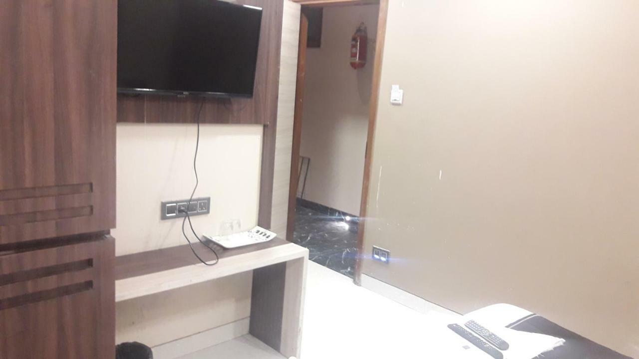 Shine Hospitality 호텔 뭄바이 외부 사진